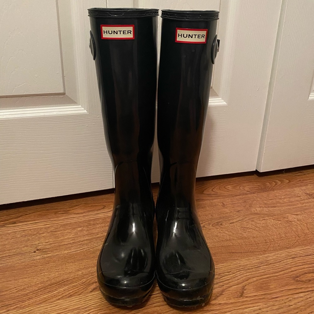 HUNTER tall rain boots